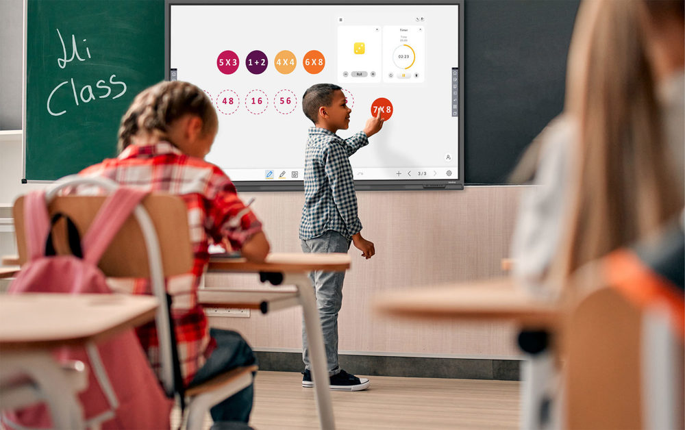 Newline Interactive TV in classroom